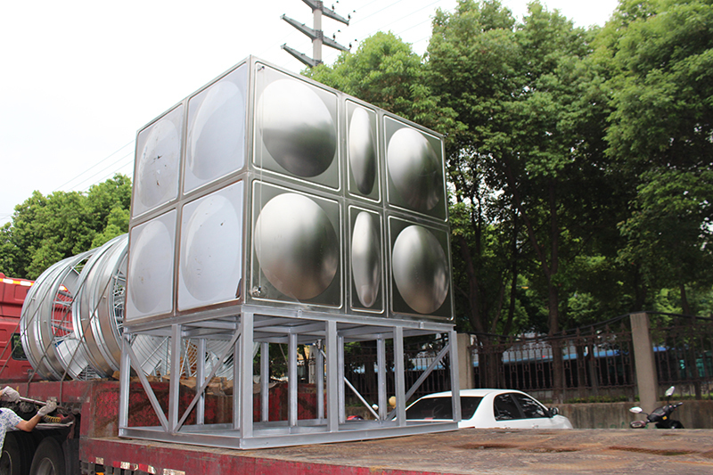 橫流閉式冷卻塔包裝運(yùn)輸 橫流閉式冷卻塔包裝運(yùn)輸